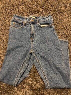 H&M Light Blue Straight-Leg Women’s Jeans